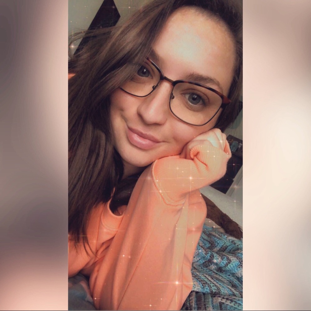 Meet your Posher, Courtney